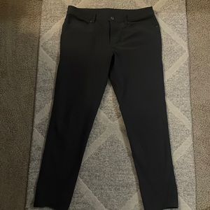 Men’s dark grey Lululemon ABC slim fit size 34 pant 32 inch length warp stream.